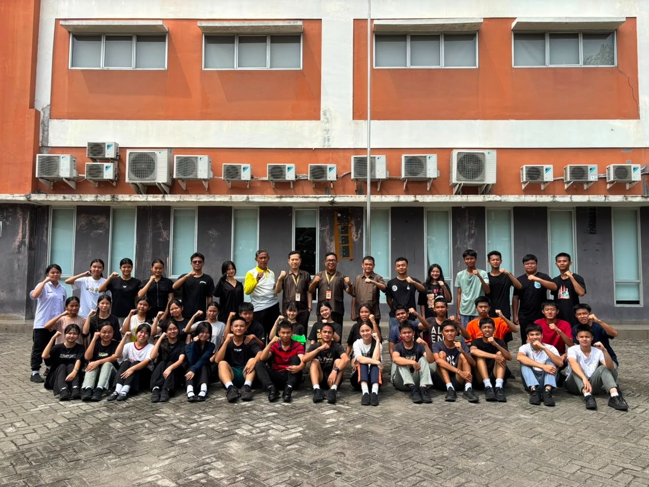 Pengukuhan Tim Paskibra (3)